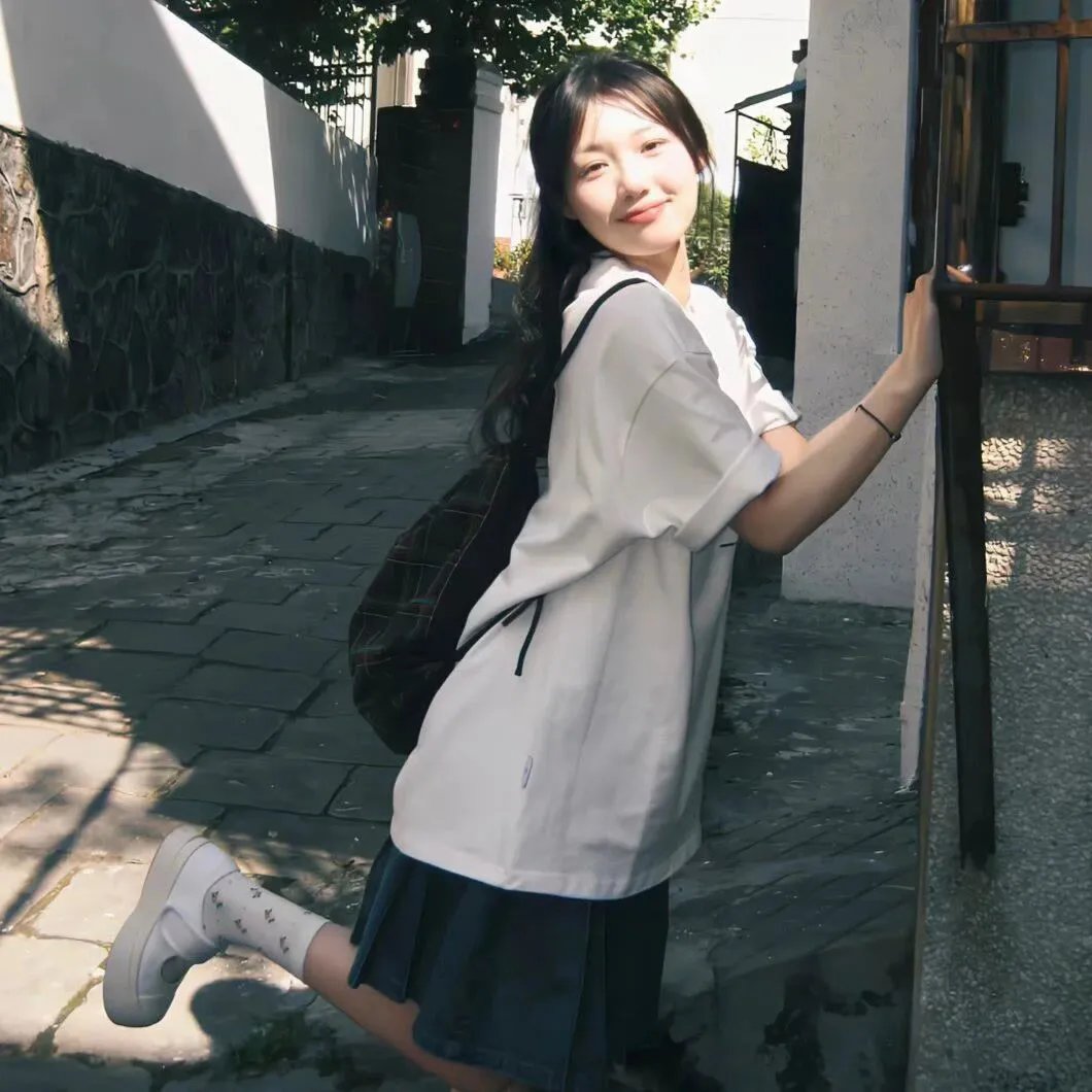 5个吓鬼的少年